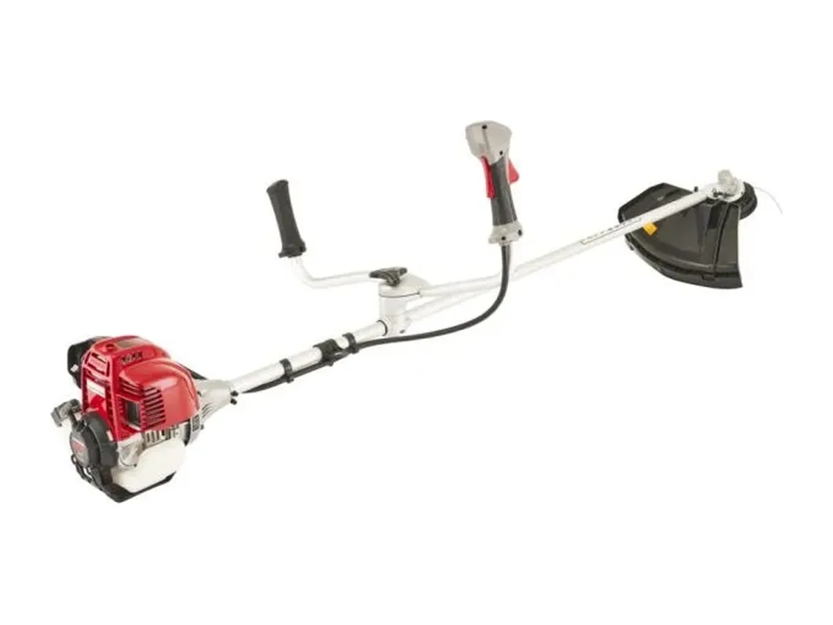 Die Motorsense von der Seite